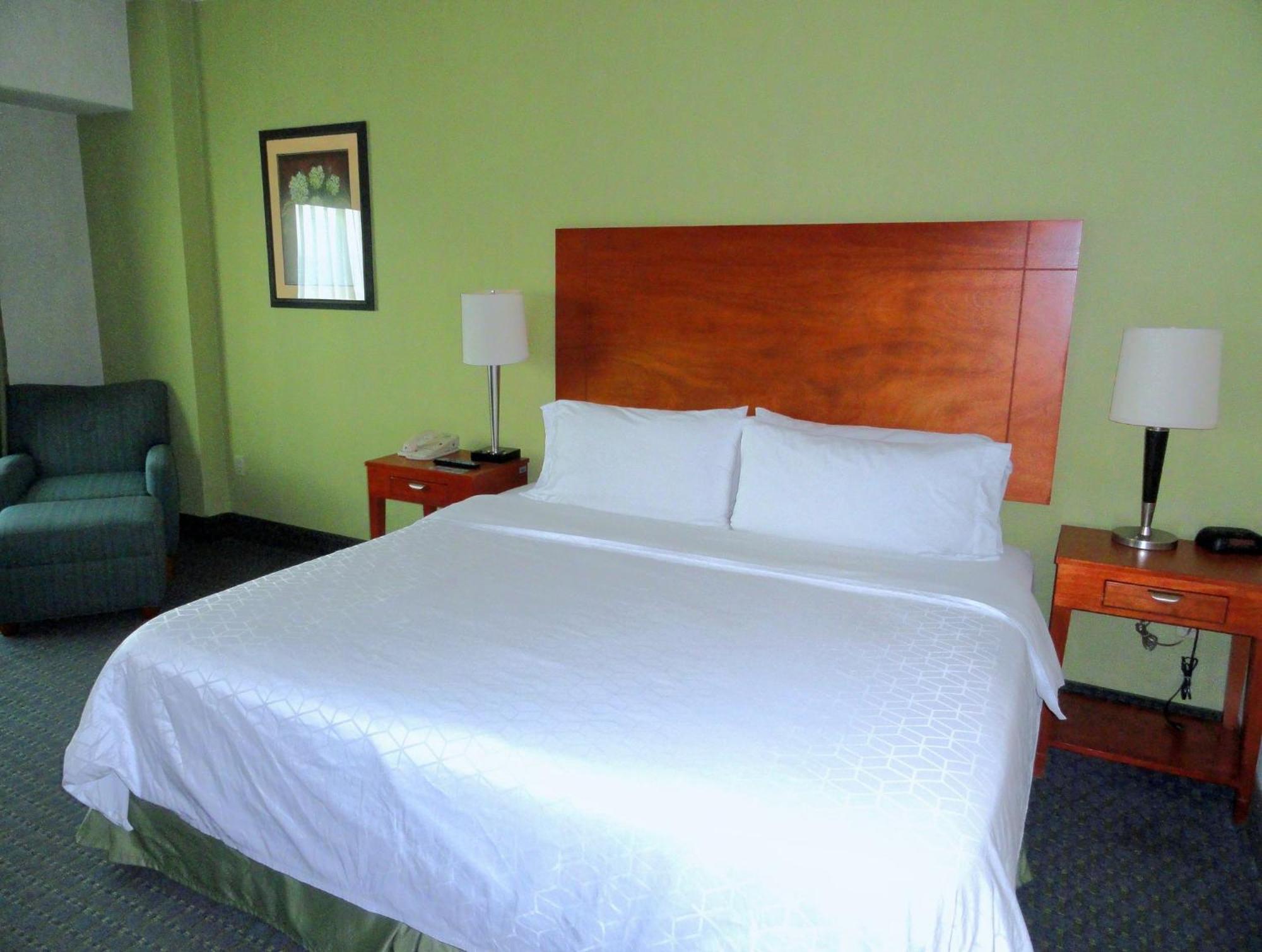 Holiday Inn Express & Suites Toluca Zona Aeropuerto By Ihg Exterior photo